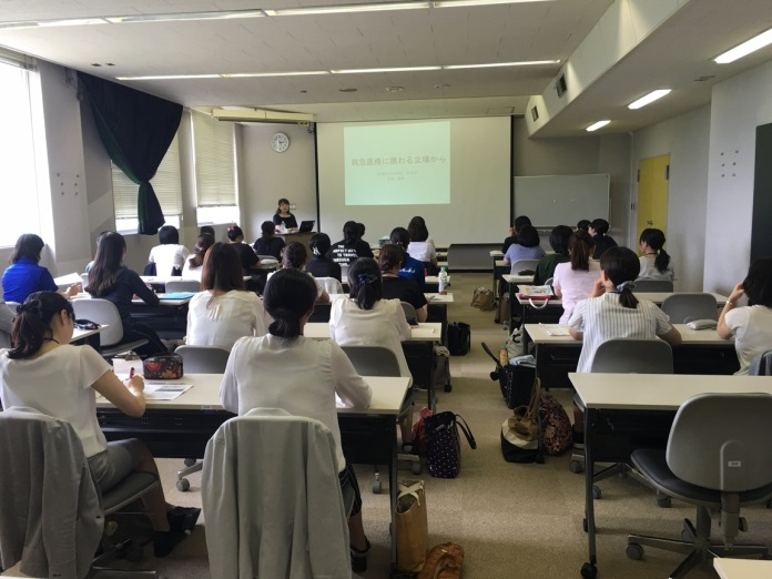 第2回研修において、受講者24名が講師の説明を聴講している様子