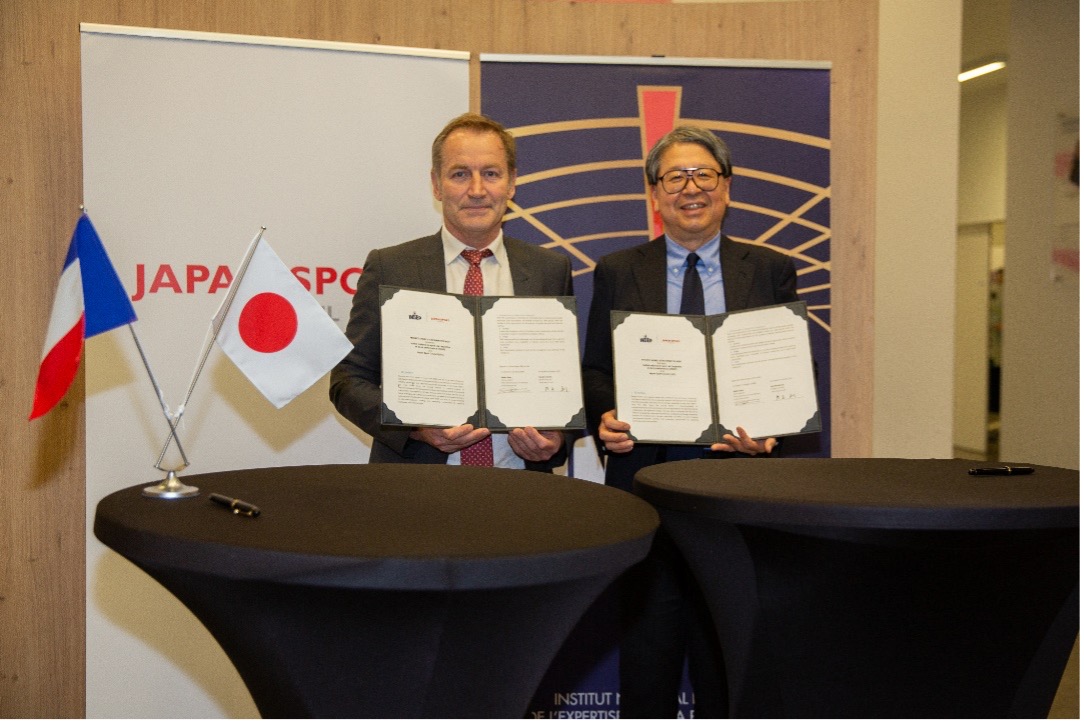 Fabien Canu, General Director of INSEP (left); Satoshi Ashidate, President and CEO of JSC (right)