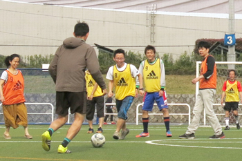 北澤豪 親子フットサルクリニックの様子