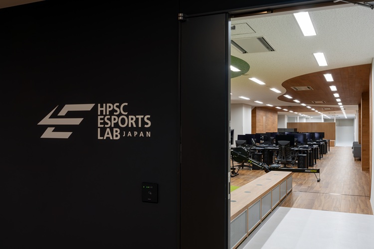 eスポーツラボ写真入口