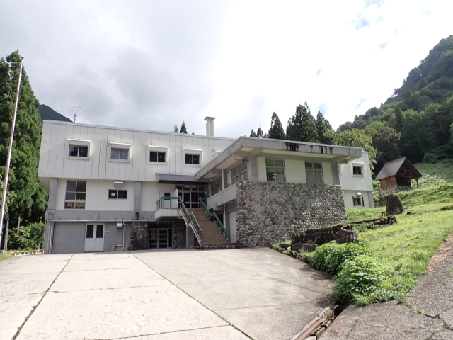 登山研修所本館