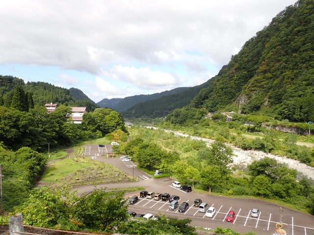 登山研修所から称名川