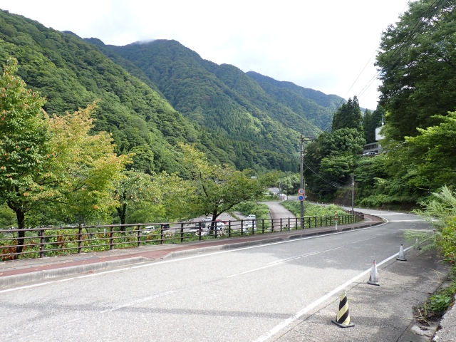 登山研修所から藤橋方面